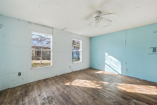 604 S Spears Street, Alvarado, TX 76009