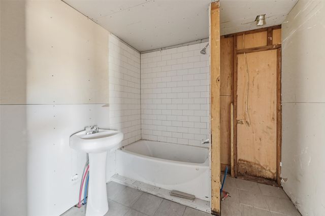 604 S Spears Street, Alvarado, TX 76009