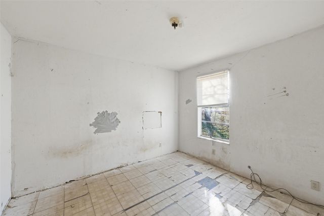 604 S Spears Street, Alvarado, TX 76009