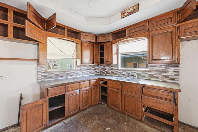 604 S Spears Street, Alvarado, TX 76009