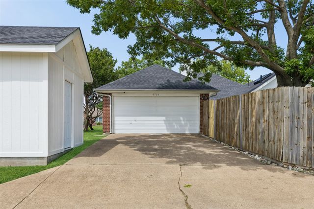 6705 Bluebell Drive, Rowlett, TX 75089