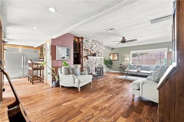 10323 Newhome, Sunland, CA 91040