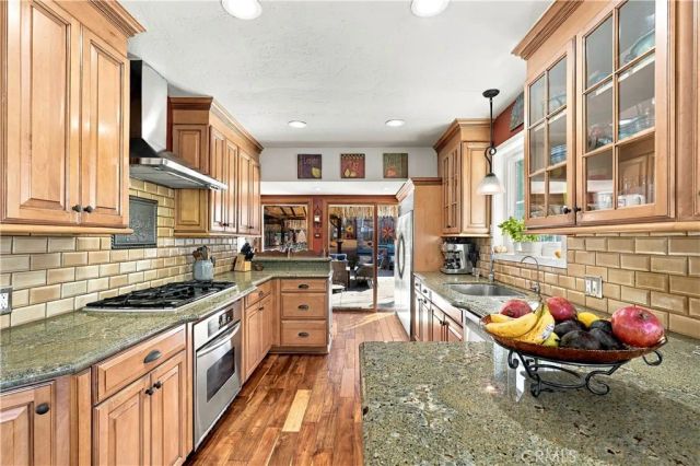 10323 Newhome, Sunland, CA 91040