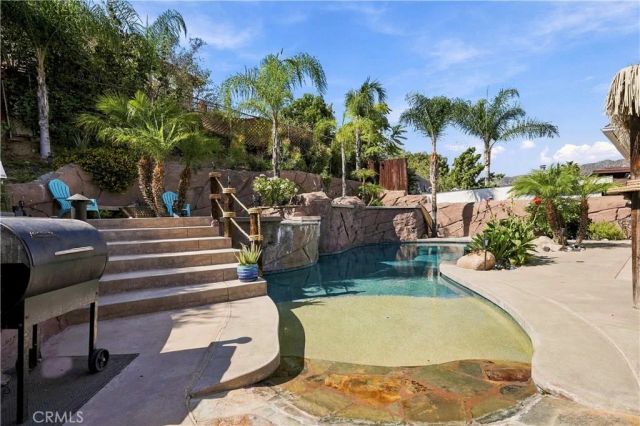 10323 Newhome, Sunland, CA 91040