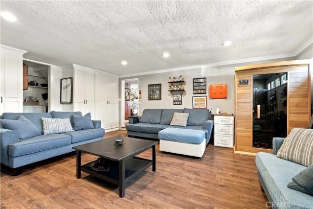 10323 Newhome, Sunland, CA 91040