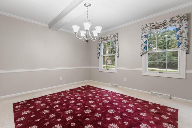 S38W27845 Merriwood COURT, Waukesha, WI 53189