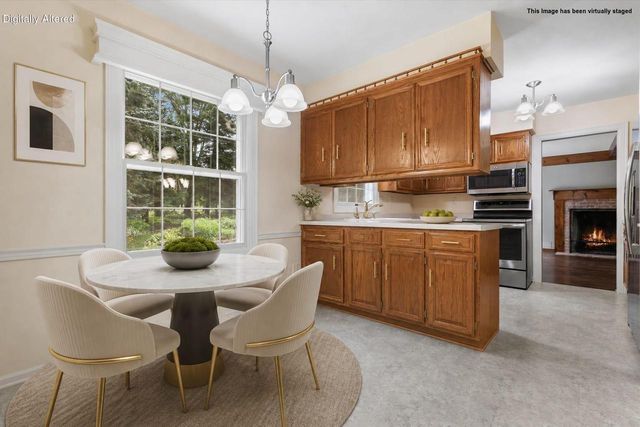 S38W27845 Merriwood COURT, Waukesha, WI 53189