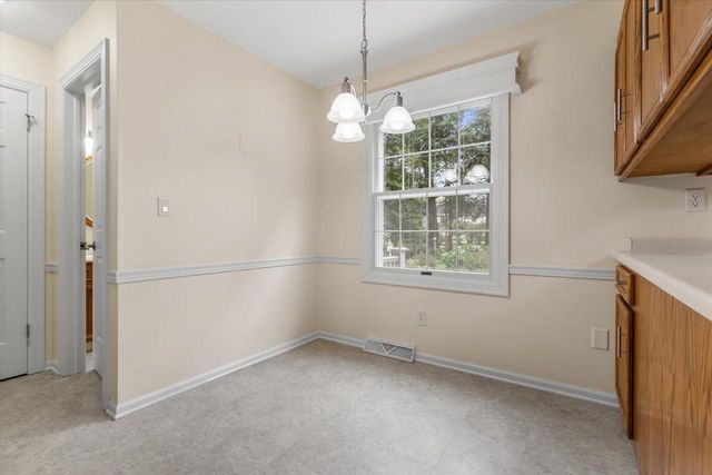 S38W27845 Merriwood COURT, Waukesha, WI 53189