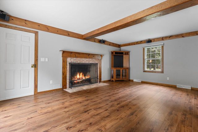 S38W27845 Merriwood COURT, Waukesha, WI 53189