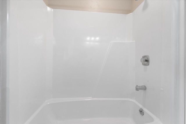 S38W27845 Merriwood COURT, Waukesha, WI 53189