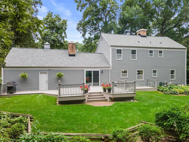 S38W27845 Merriwood COURT, Waukesha, WI 53189
