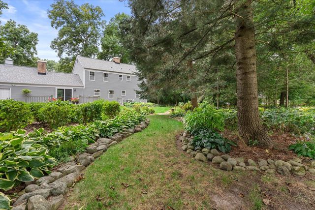 S38W27845 Merriwood COURT, Waukesha, WI 53189
