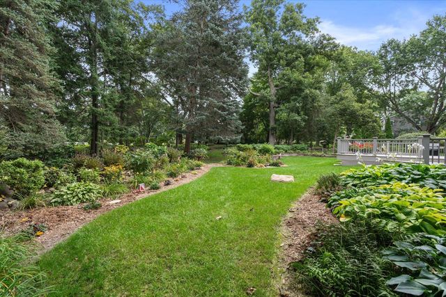 S38W27845 Merriwood COURT, Waukesha, WI 53189