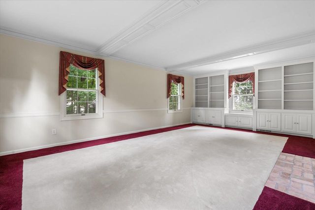 S38W27845 Merriwood COURT, Waukesha, WI 53189