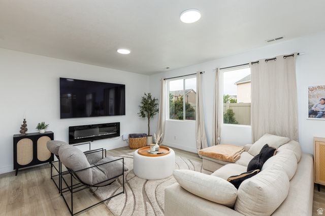 1126 W STONEHAVEN DR, North Salt Lake, UT 84054