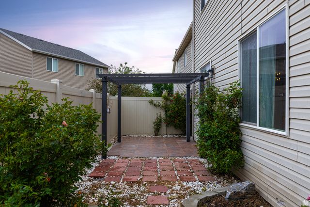 1126 W STONEHAVEN DR, North Salt Lake, UT 84054