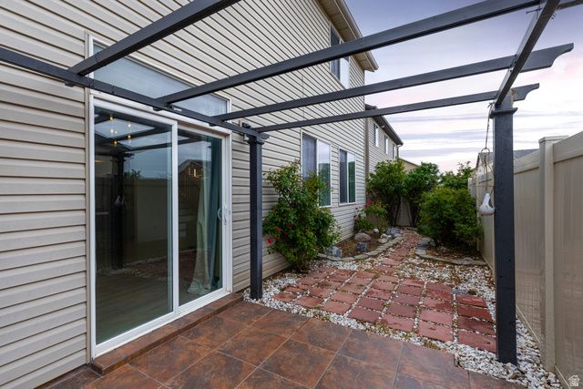 1126 W STONEHAVEN DR, North Salt Lake, UT 84054