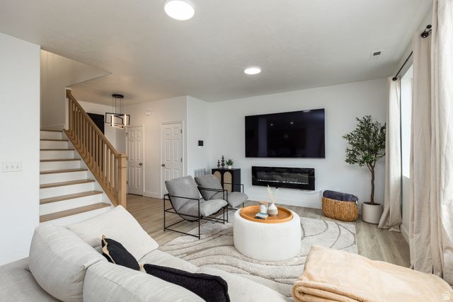 1126 W STONEHAVEN DR, North Salt Lake, UT 84054