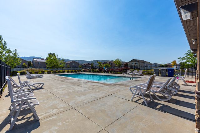 1126 W STONEHAVEN DR, North Salt Lake, UT 84054