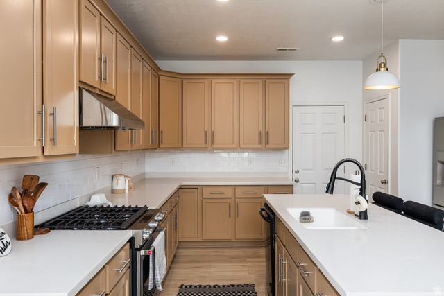 1126 W STONEHAVEN DR, North Salt Lake, UT 84054
