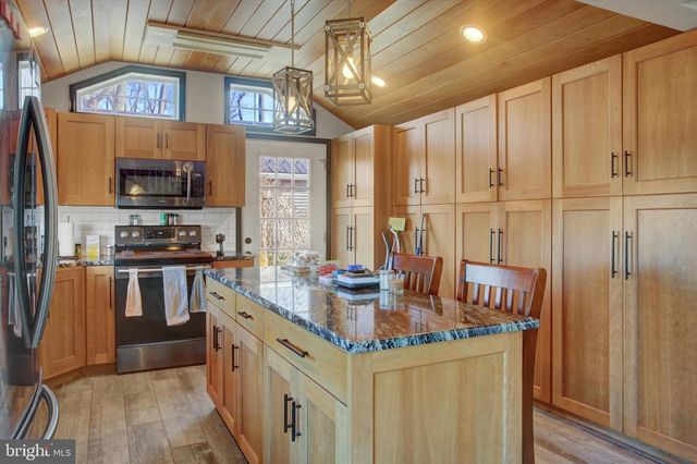 1000 HAUCK RD, Mechanicsburg, PA 17055