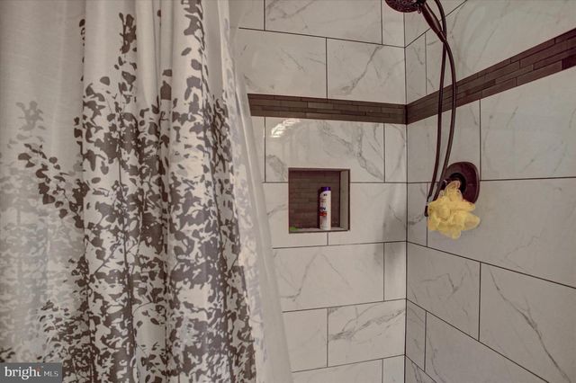 1000 HAUCK RD, Mechanicsburg, PA 17055