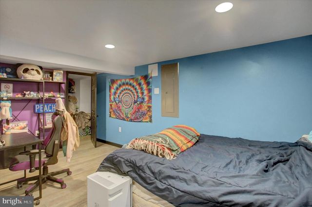 1000 HAUCK RD, Mechanicsburg, PA 17055