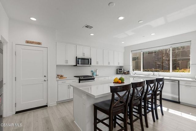 122 Red Brick Drive 6, Simi Valley, CA 93065