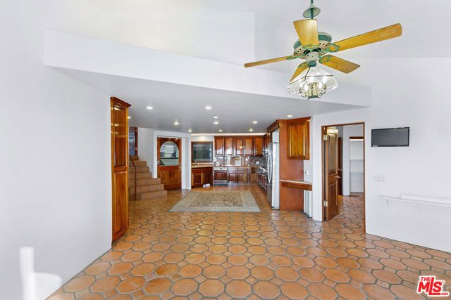 23010 Saddle Peak Road, Topanga (los Angeles), CA 90290