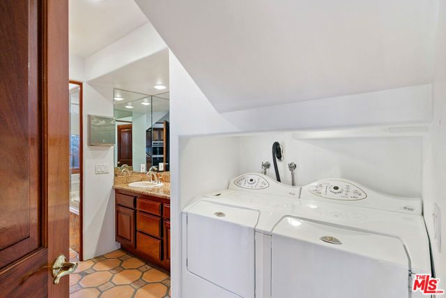 23010 Saddle Peak Road, Topanga (los Angeles), CA 90290