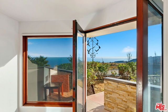 23010 Saddle Peak Road, Topanga (los Angeles), CA 90290