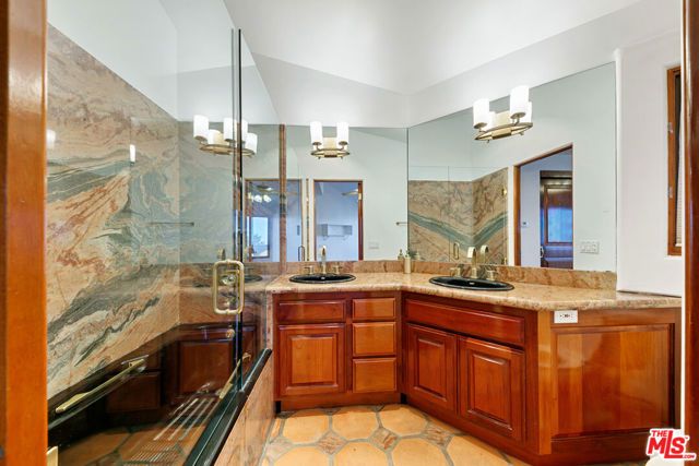 23010 Saddle Peak Road, Topanga (los Angeles), CA 90290