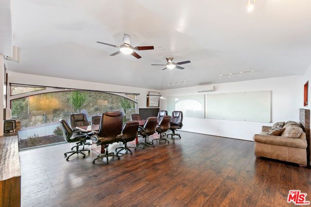 23010 Saddle Peak Road, Topanga (los Angeles), CA 90290