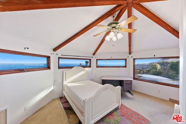 23010 Saddle Peak Road, Topanga (los Angeles), CA 90290