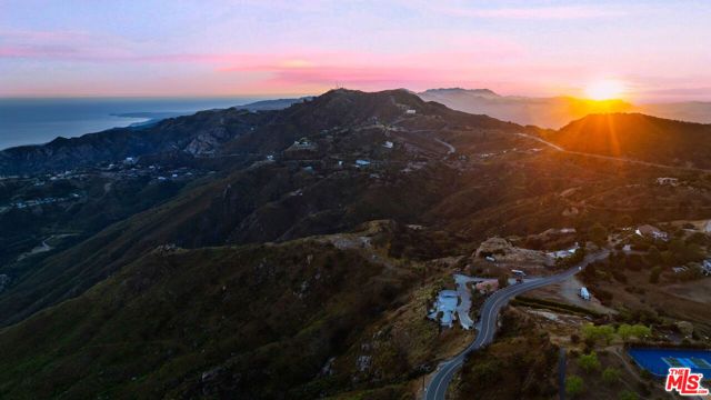 23010 Saddle Peak Road, Topanga (los Angeles), CA 90290
