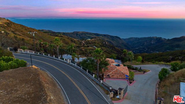 23010 Saddle Peak Road, Topanga (los Angeles), CA 90290