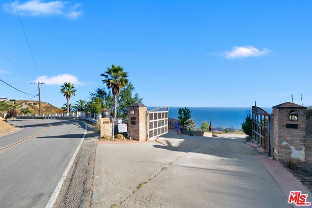 23010 Saddle Peak Road, Topanga (los Angeles), CA 90290