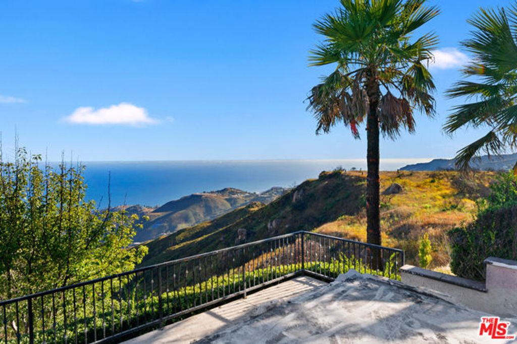 23010 Saddle Peak Road, Topanga (los Angeles), CA 90290