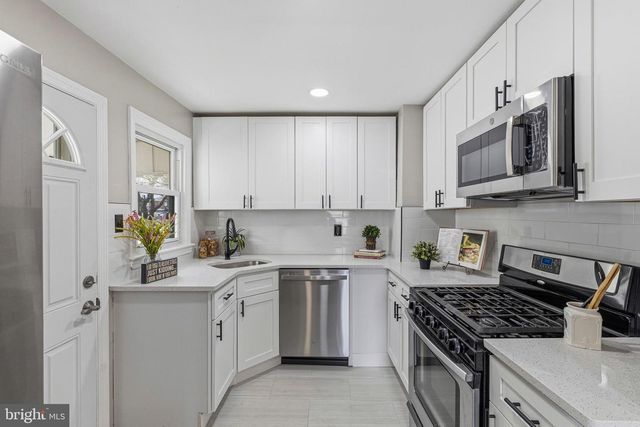 212 MACKENZIE AVE, Prospect Park, PA 19076