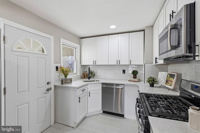 212 MACKENZIE AVE, Prospect Park, PA 19076