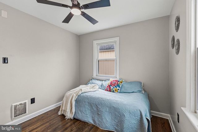 212 MACKENZIE AVE, Prospect Park, PA 19076