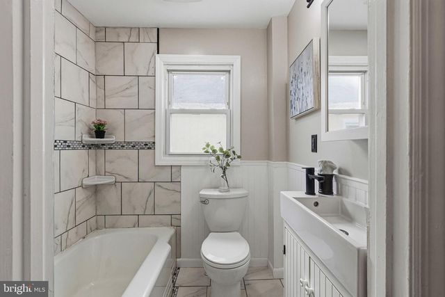 212 MACKENZIE AVE, Prospect Park, PA 19076