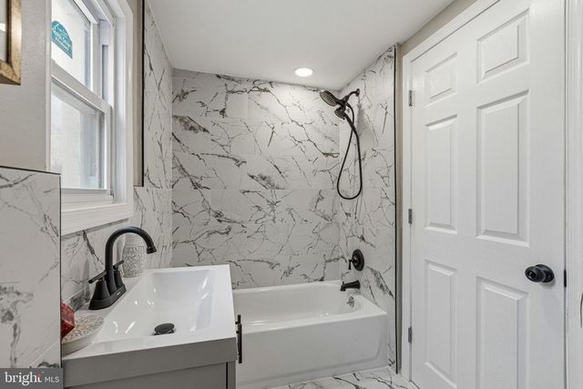 212 MACKENZIE AVE, Prospect Park, PA 19076