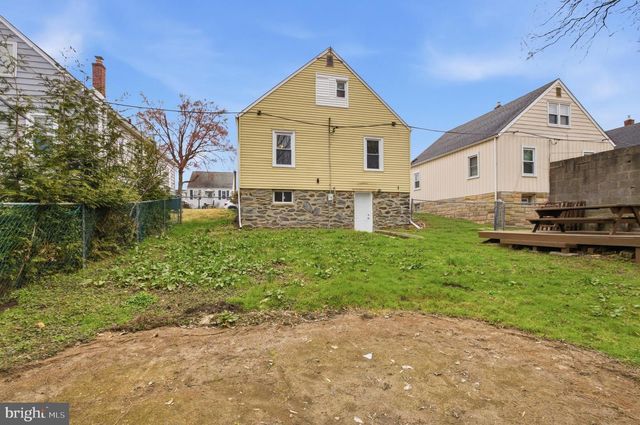 212 MACKENZIE AVE, Prospect Park, PA 19076