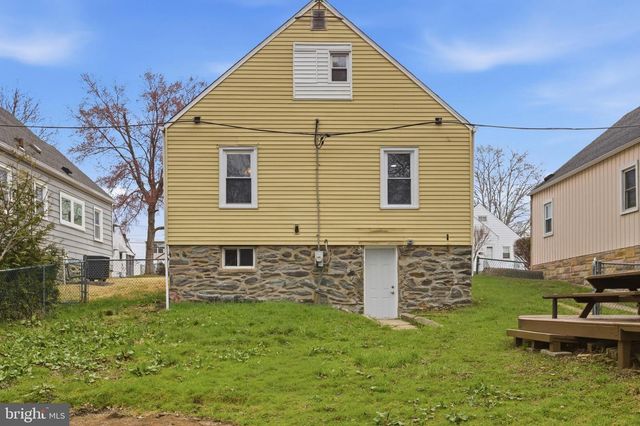 212 MACKENZIE AVE, Prospect Park, PA 19076