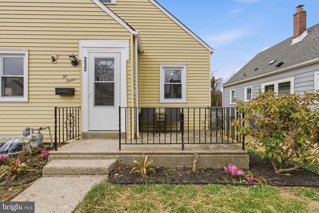 212 MACKENZIE AVE, Prospect Park, PA 19076