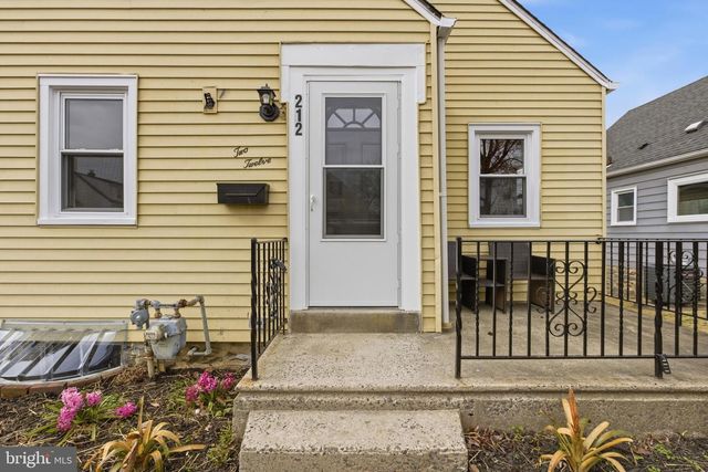 212 MACKENZIE AVE, Prospect Park, PA 19076
