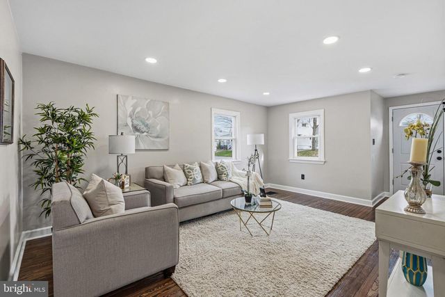 212 MACKENZIE AVE, Prospect Park, PA 19076