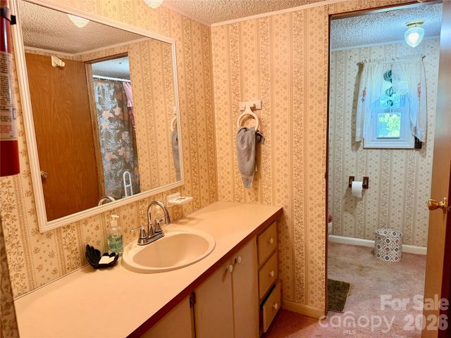 4248 Peachtree Lane, Granite Falls, NC 28630