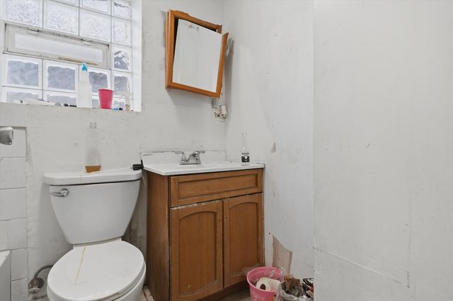 6648 S Oakley Avenue, Chicago, IL 60636